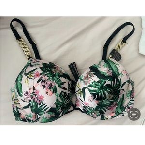 Victoria Secret Bombshell Bra (32C)